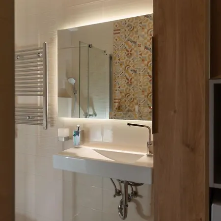 Republic Square - With Garage Apartment