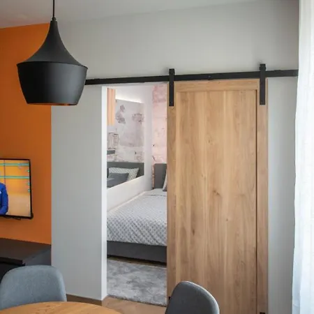 شقة Republic Square - With Garage