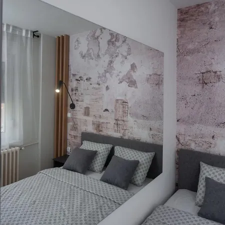 Republic Square - With Garage Apartment Novi Sad